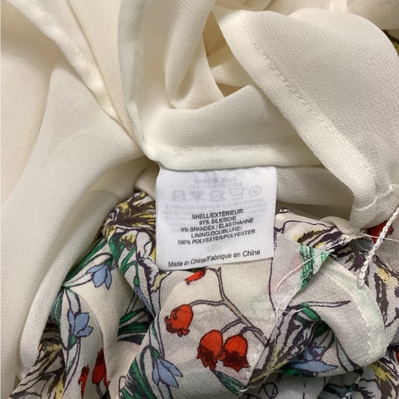 💥PRICE DROP💥 Floral Blouse - Picture 6 of 6